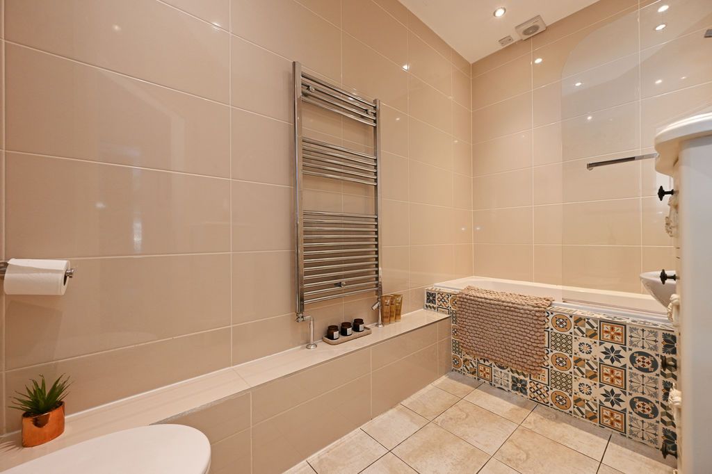 Property photo 3 of 29 Bathroom