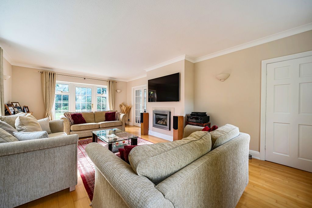 Property photo 3 of 11