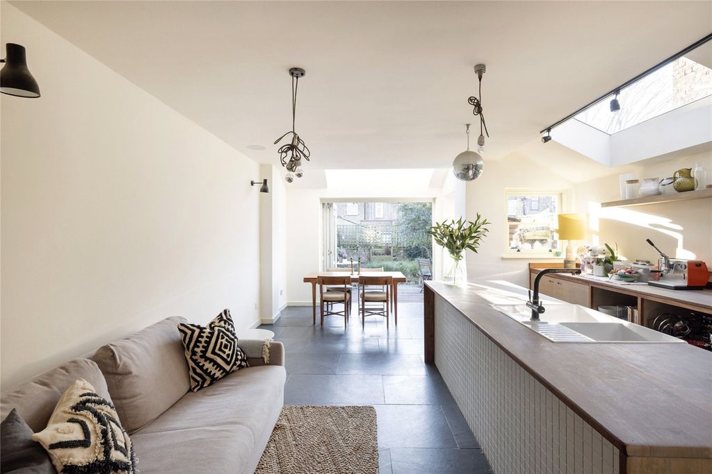 Property photo 2 of 19 Picture No. 07