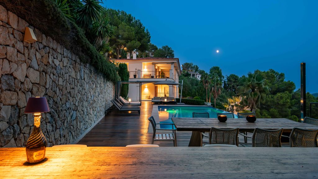 Property photo 3 of 31 82177 Small-27.Jpg