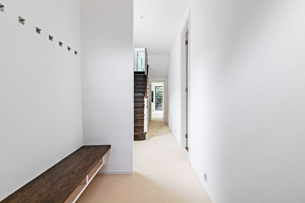 Property photo 2 of 47 Scawen_Road_20