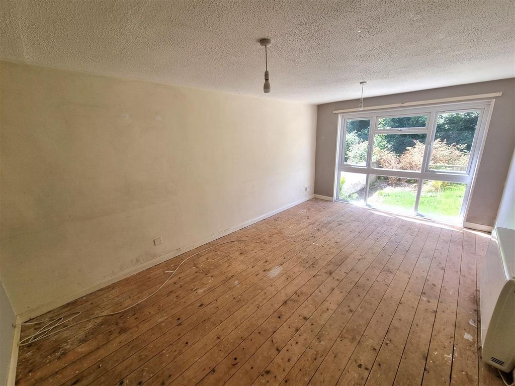 Property photo 2 of 13 Sitting Room.Jpg