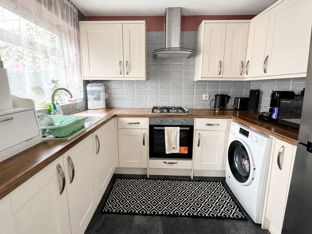Property photo 3 of 13