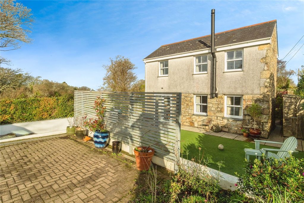 Property photo 2 of 19 Outside