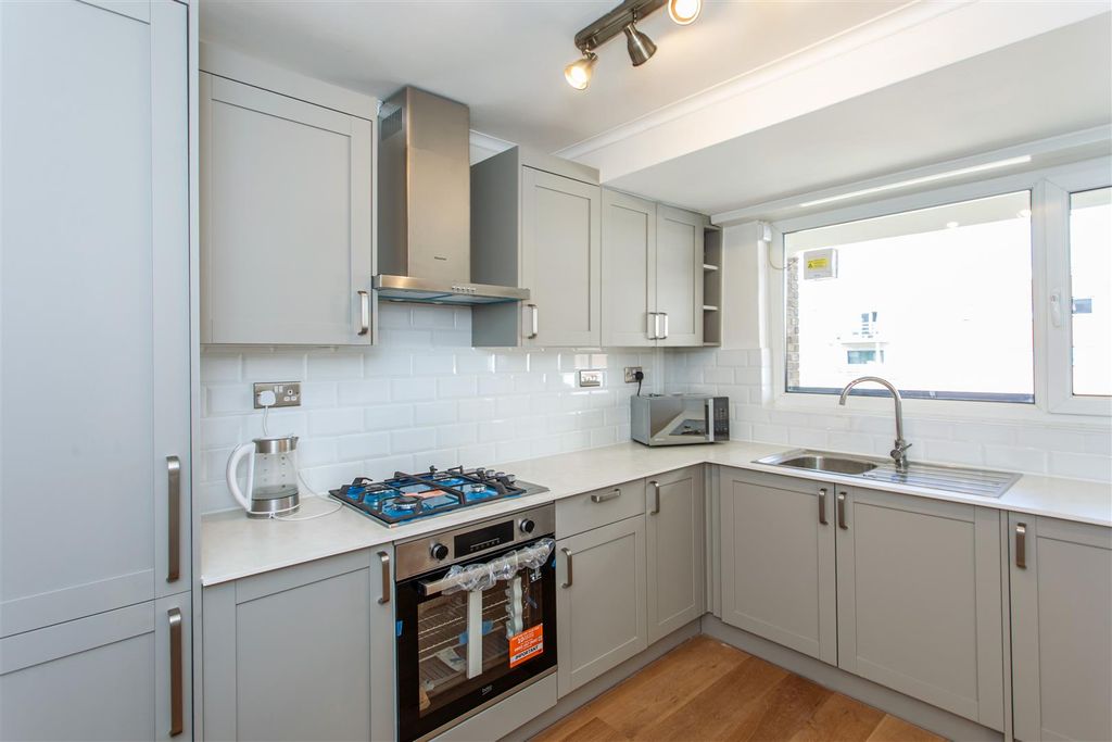 Property photo 2 of 8 Kitchen
