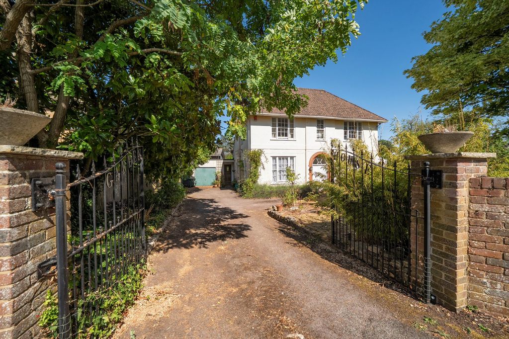 Property photo 1 of 38