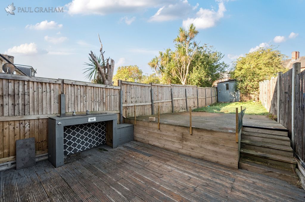 Property photo 3 of 15 25E401E3-1Af7-404E-bae1-8414Bc67Ae5B