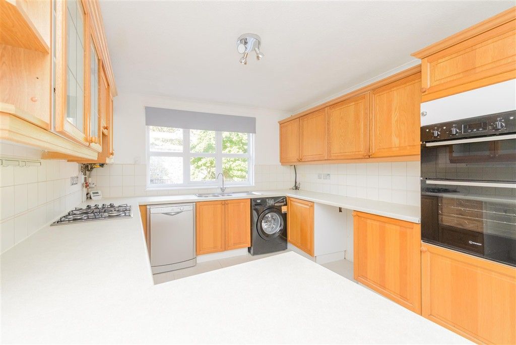 Property photo 2 of 10 Kitchen/Breakfast Room