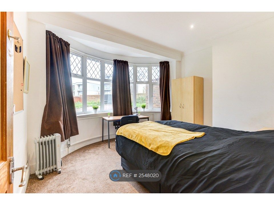 Property photo 3 of 19 Bedroom 3