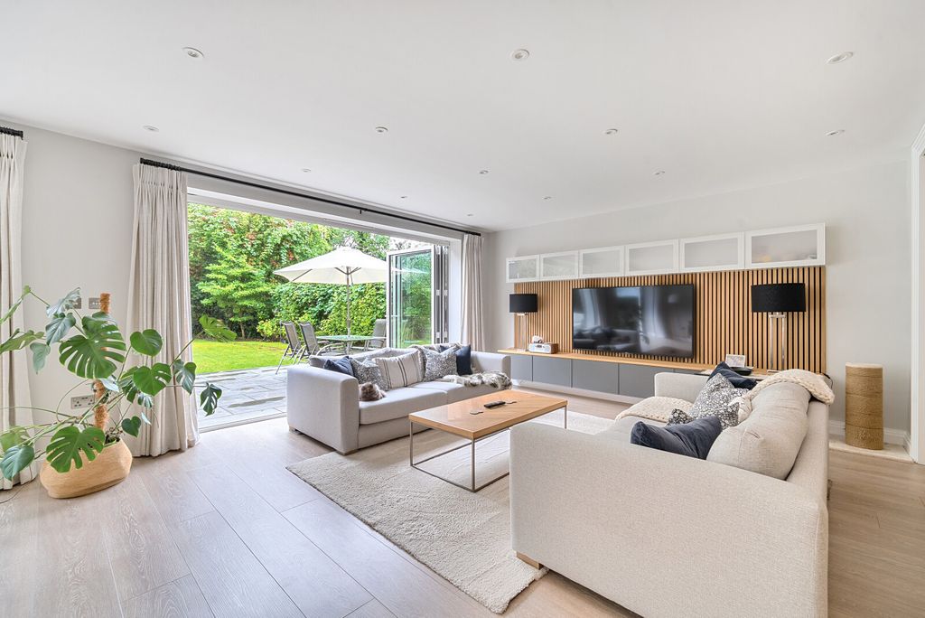 Property photo 3 of 29 1348390-31-68Caaf...