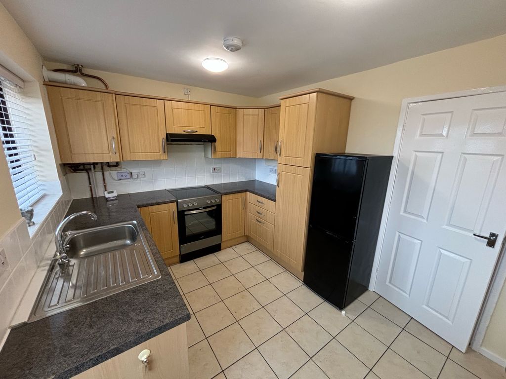 Property photo 2 of 11 Balcony