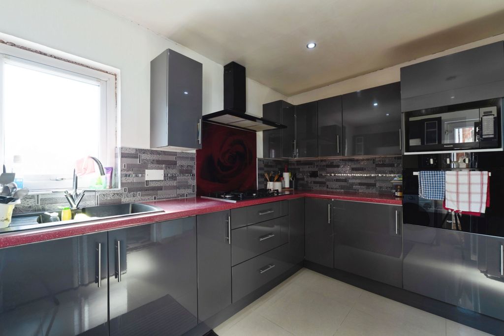 Property photo 2 of 15