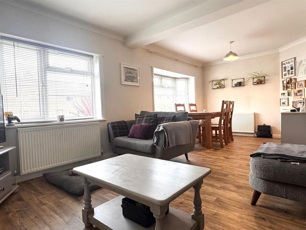 Property photo 3 of 14 Living Room.Jpg