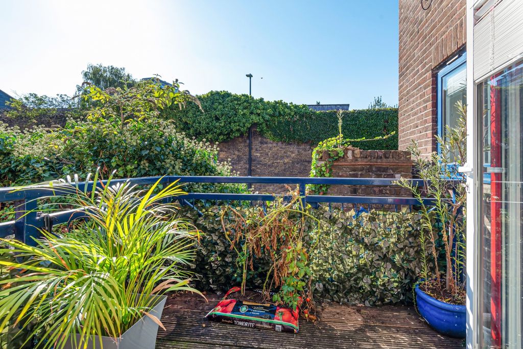 Property photo 2 of 13 Balcony