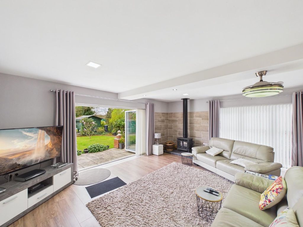 Property photo 3 of 36 Cam05010G0-Pr0067-Still050.Jpg