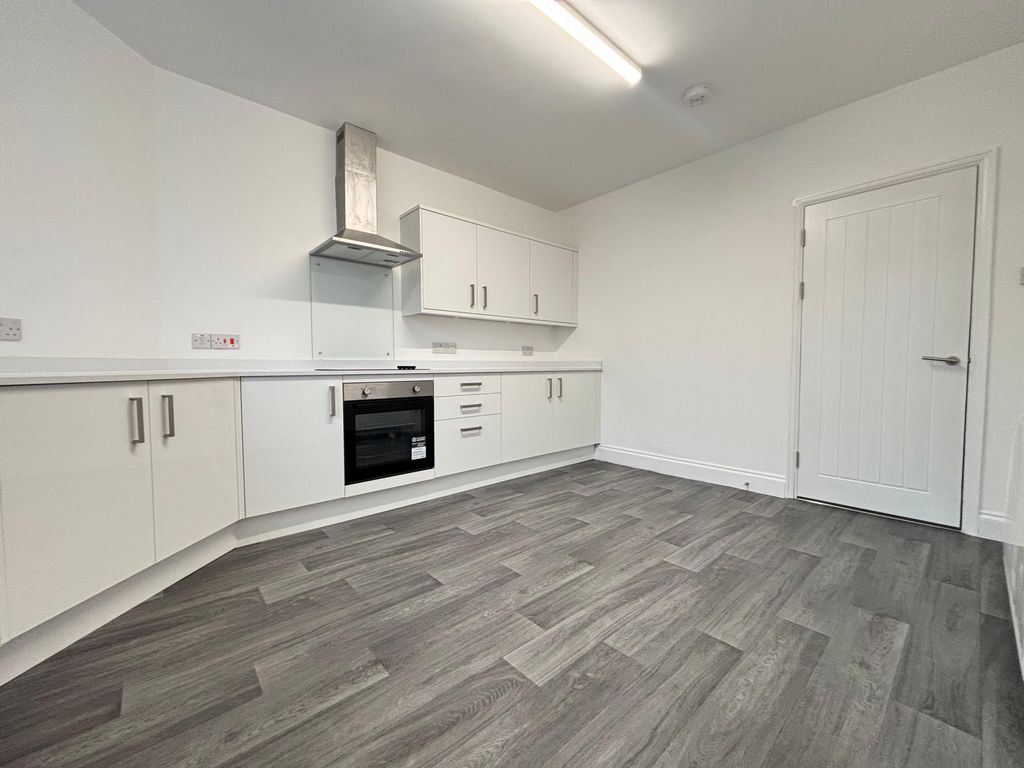 Property photo 3 of 15 Kitchen