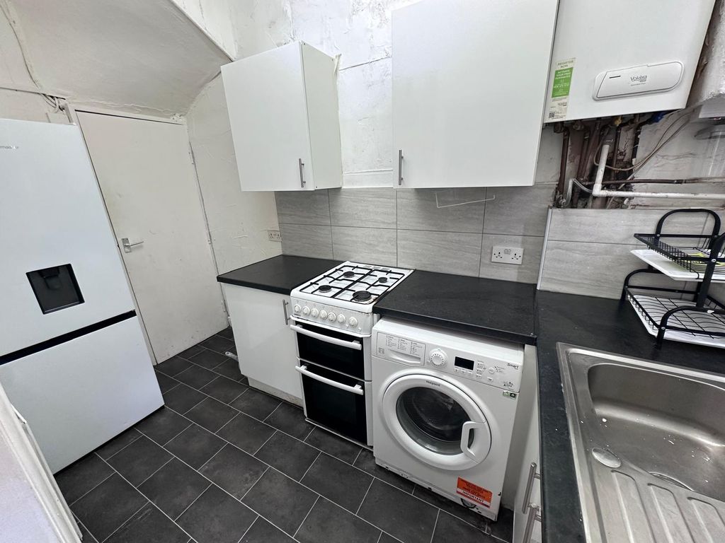 Property photo 2 of 5 Image