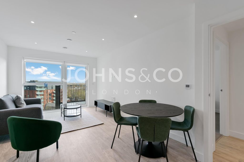 Property photo 1 of 11