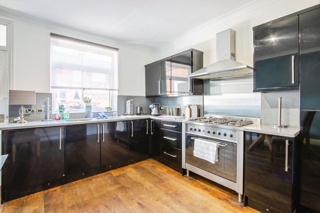 Property photo 2 of 16 Kitchen