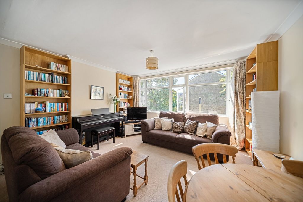 Property photo 3 of 14