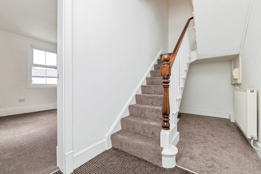 Property photo 3 of 20 Pbox-Img.Jpg