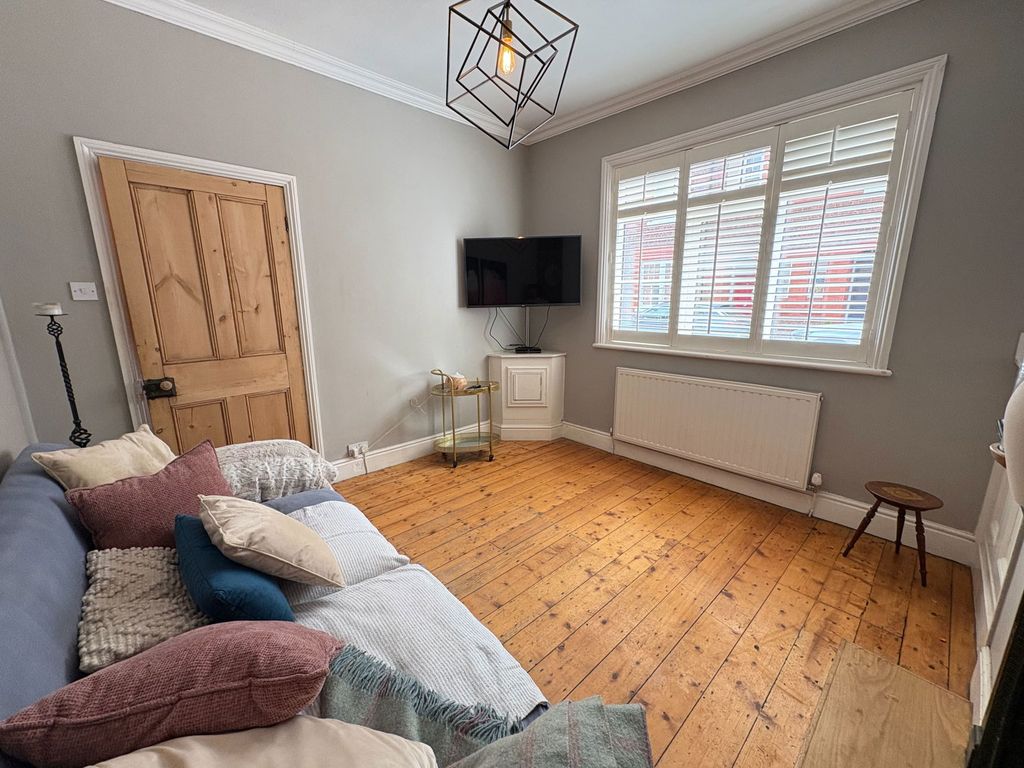 Property photo 2 of 12