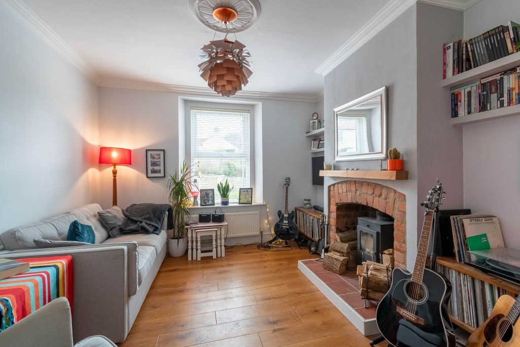 Property photo 2 of 26