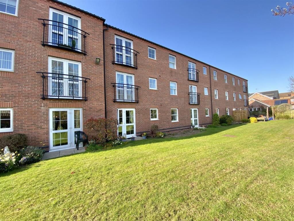 Property photo 1 of 12