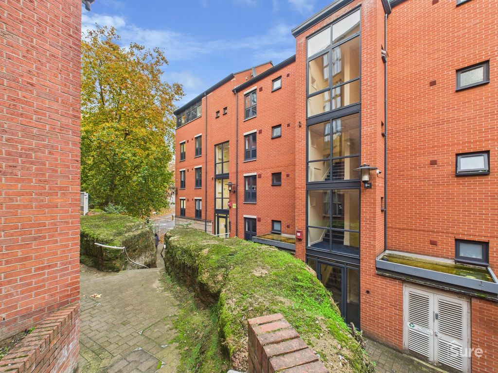 Property photo 1 of 7 External