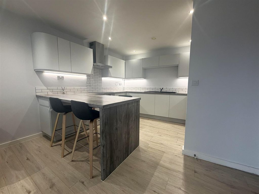 Property photo 2 of 14 Kitchen.Jpeg