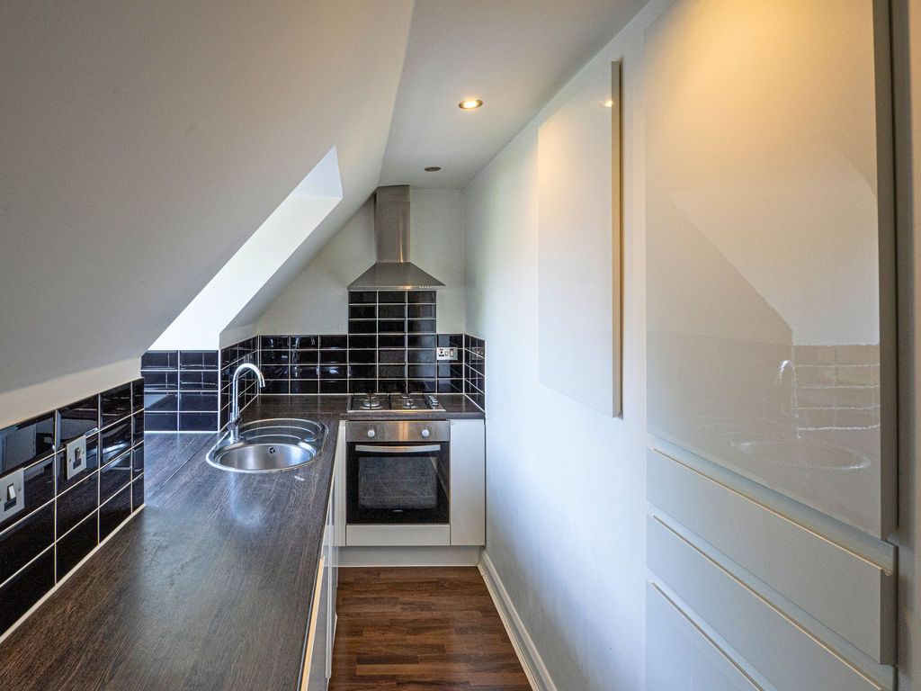 Property photo 2 of 14 Kitchen