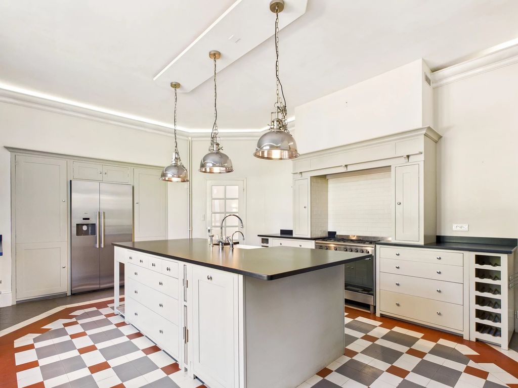 Property photo 3 of 15 4Fa273E3Cacce7599701214c7F2Eeb11_Aeb37548cc_2000-Original