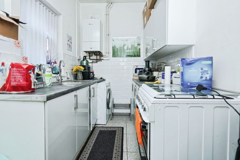 Property photo 3 of 10 Pbox-Img.Jpg