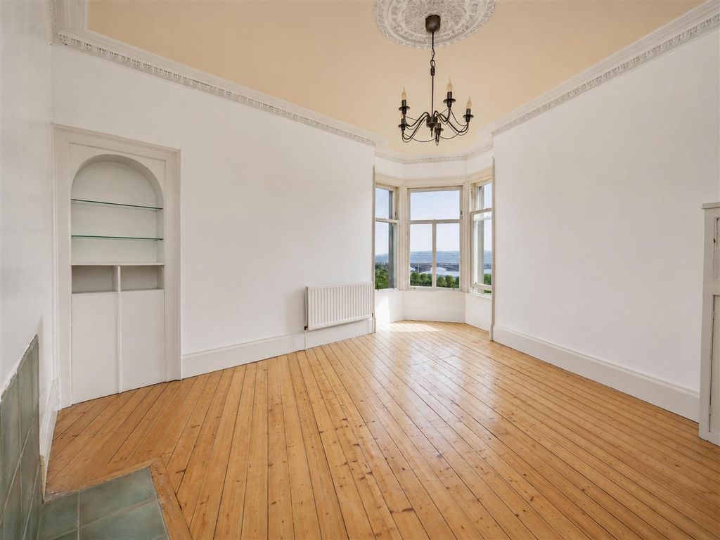 Property photo 3 of 22 3-3 83 Magdalen Yard Road Dundee (2).Jpg