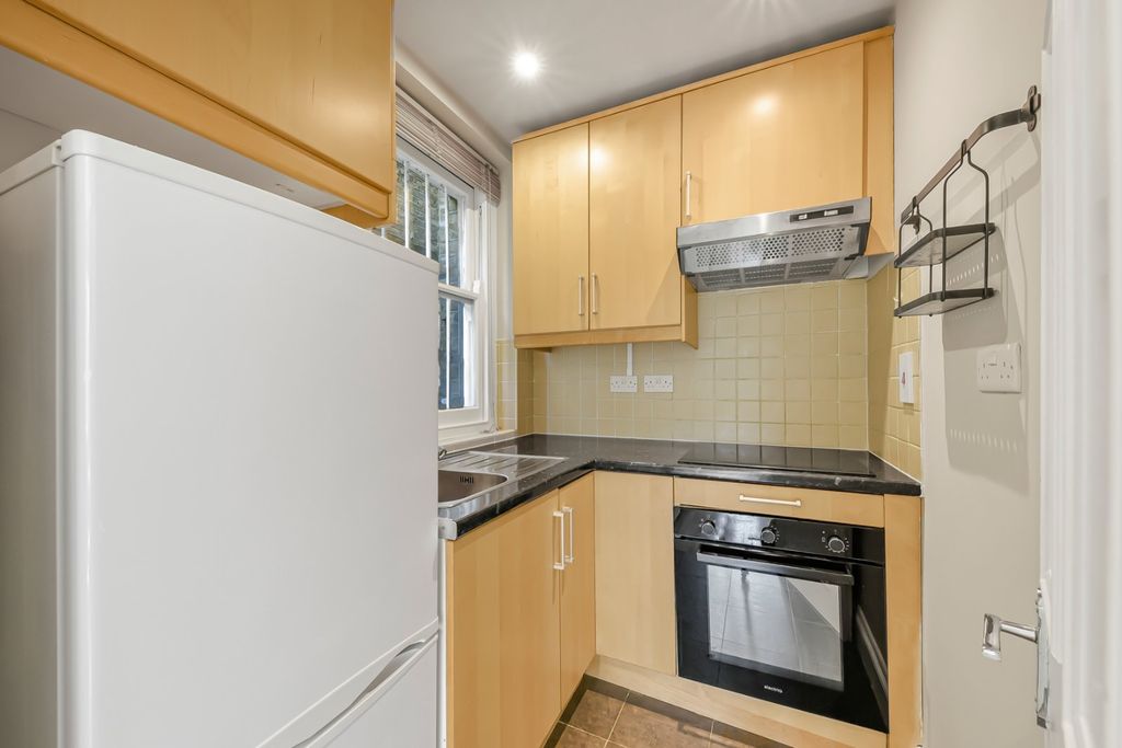 Property photo 3 of 12