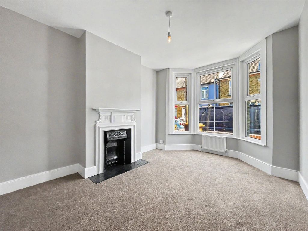 Property photo 2 of 13 Picture No. 30