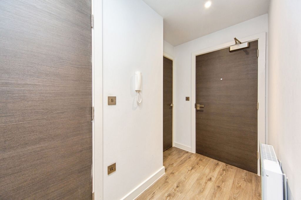Property photo 3 of 20 Pbox-Img.Jpg