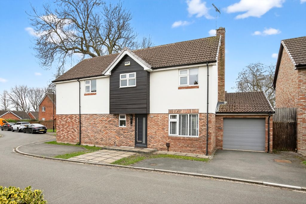 Property photo 1 of 24