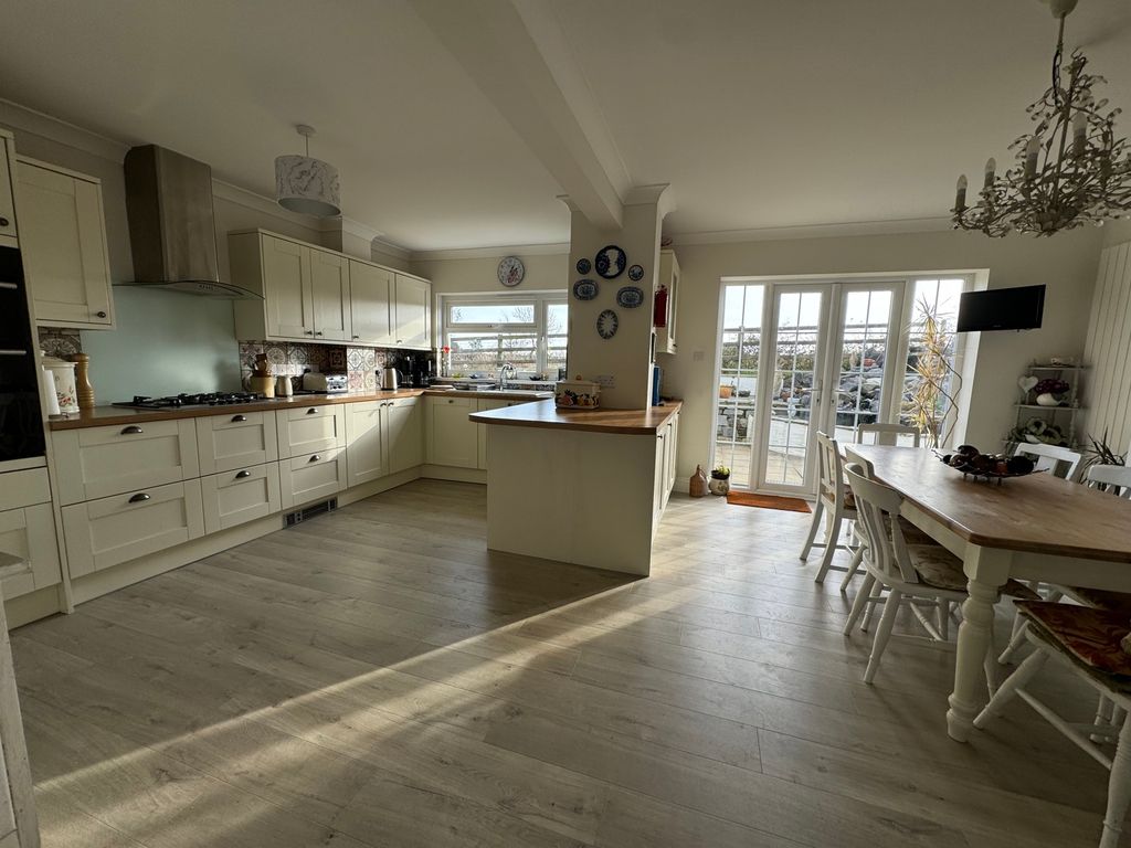 Additional image 6 of 4 bed detached house for saleTopsham Drive, Hill Lane, Kilgetty, Pembrokeshire SA68