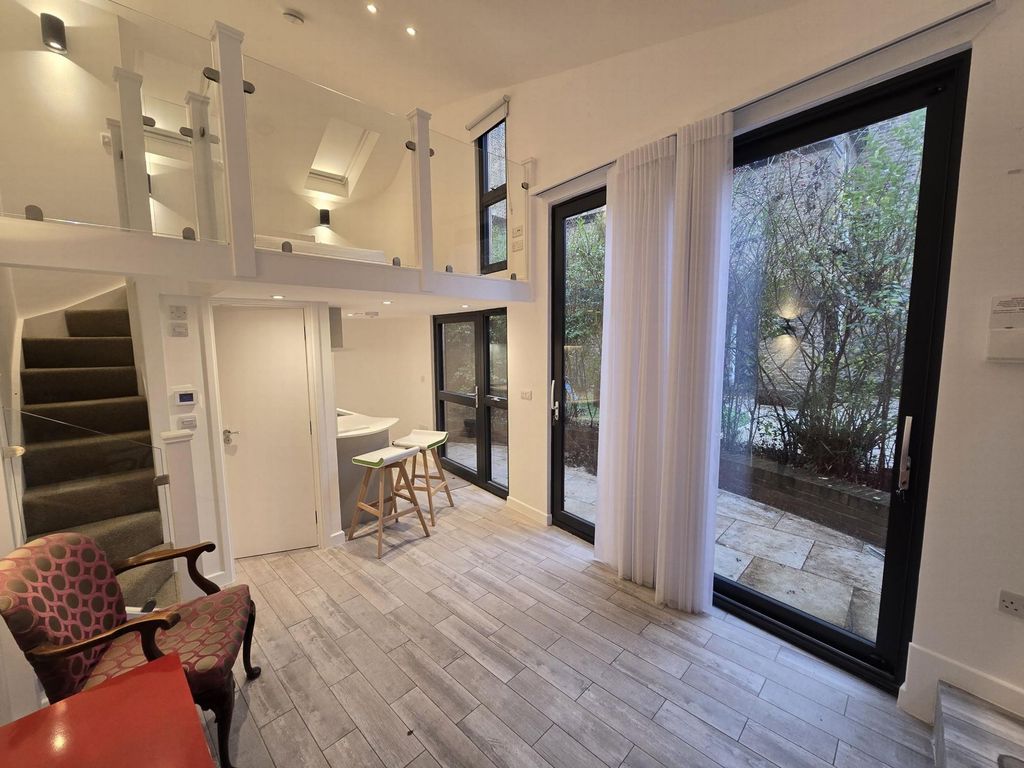 Property photo 2 of 9 Photo 2