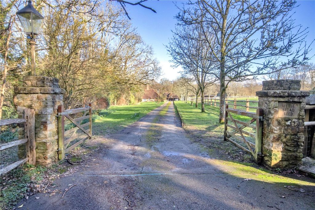 Property photo 1 of 21 Gated Driveway