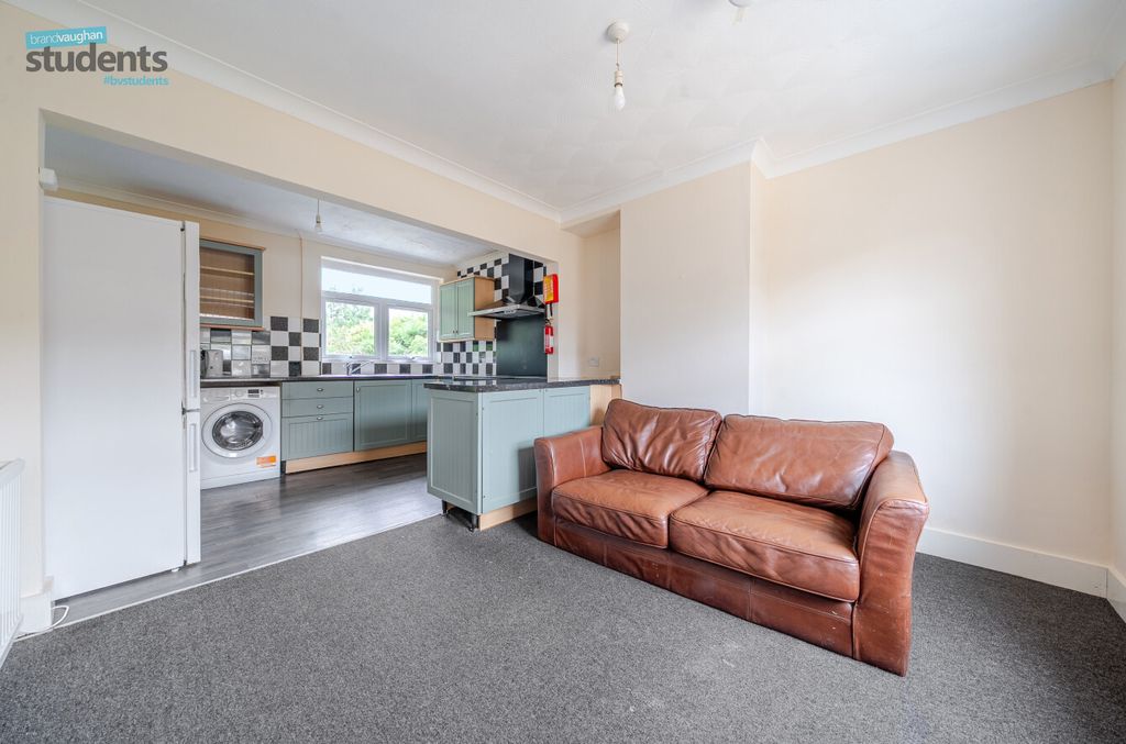 Property photo 2 of 10 16Ba18B6-0Ecf-4Ea...