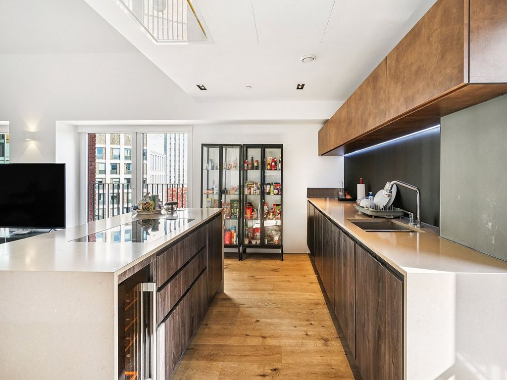 Property photo 3 of 21 Exchange Gardens