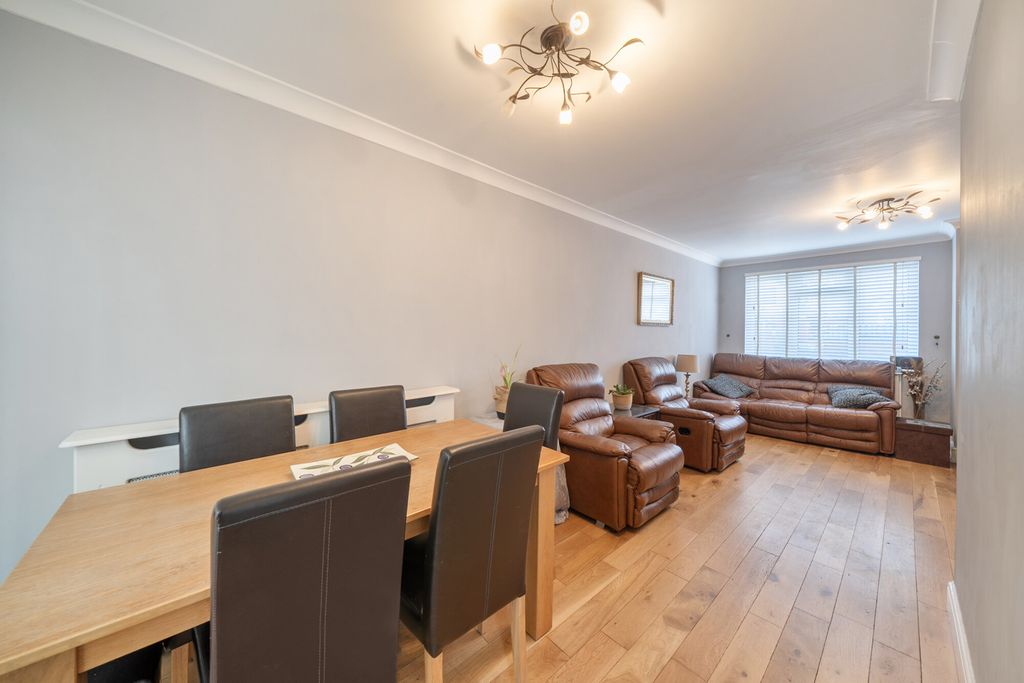 Property photo 3 of 20 1409399-16-699c3F...