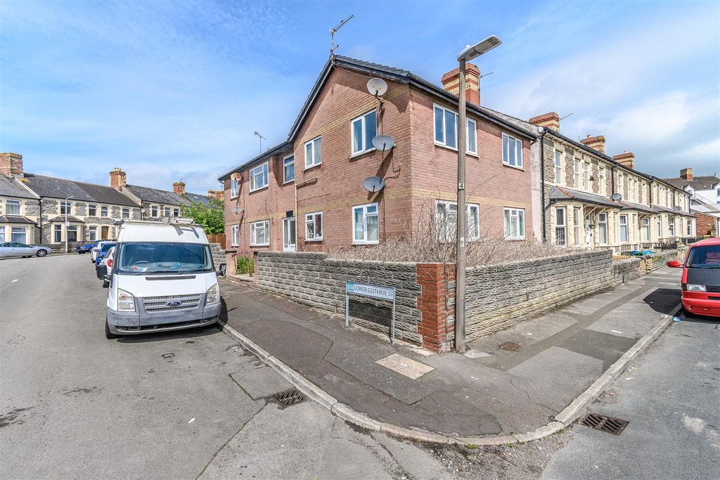 Property photo 1 of 11 Outside