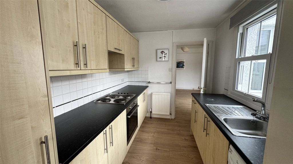 Property photo 2 of 11 Picture No. 10