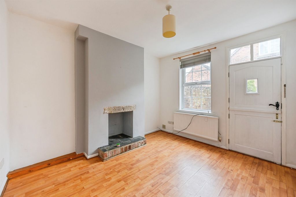 Property photo 2 of 17