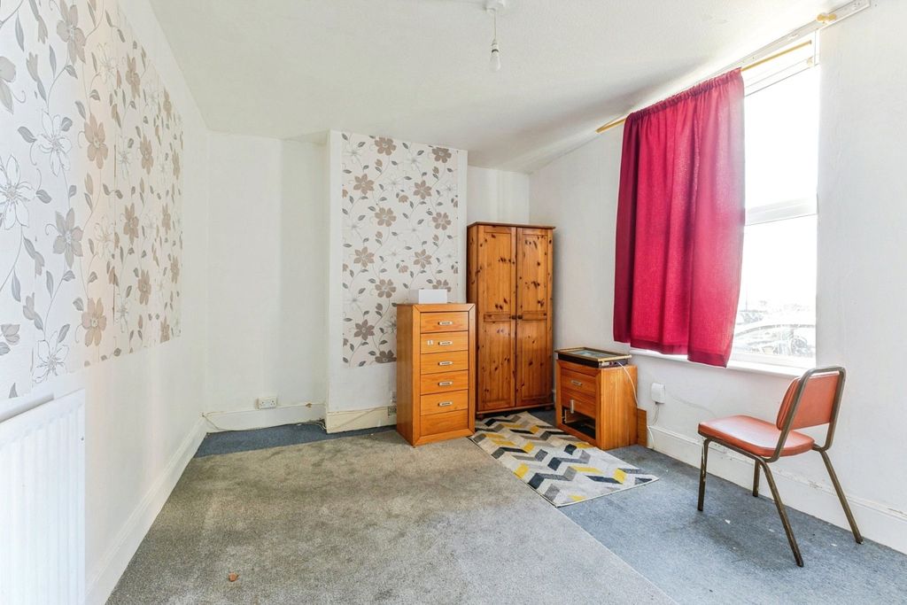 Property photo 3 of 20 Pbox-Img.Jpg