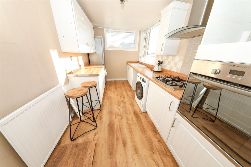 Property photo 2 of 16 B