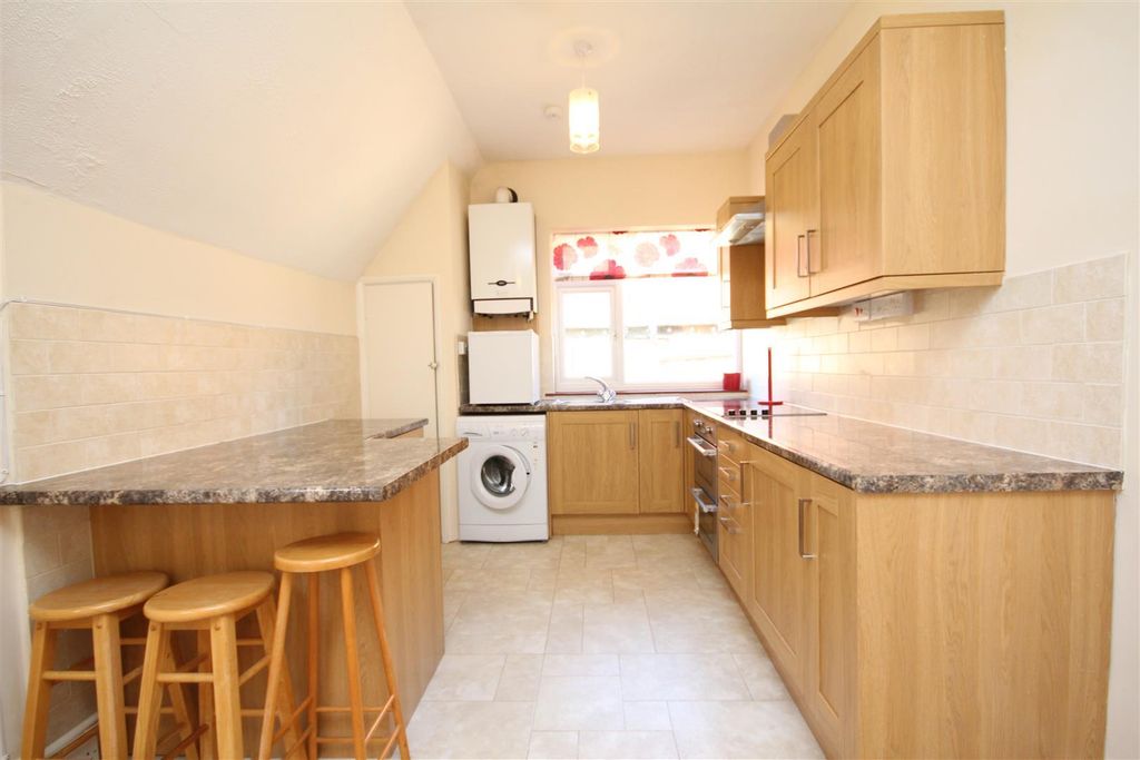 Property photo 2 of 7 Kitchen.Jpg